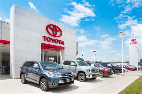 closest toyota dealership near me.